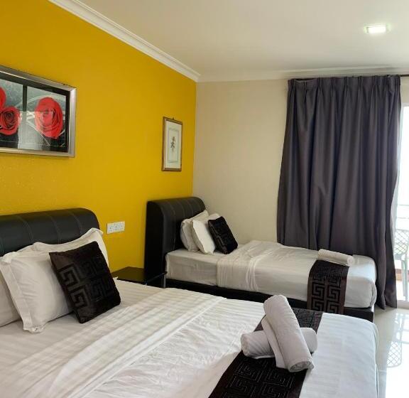 חדר אקזקיוטיב לשלושה, Lumuda