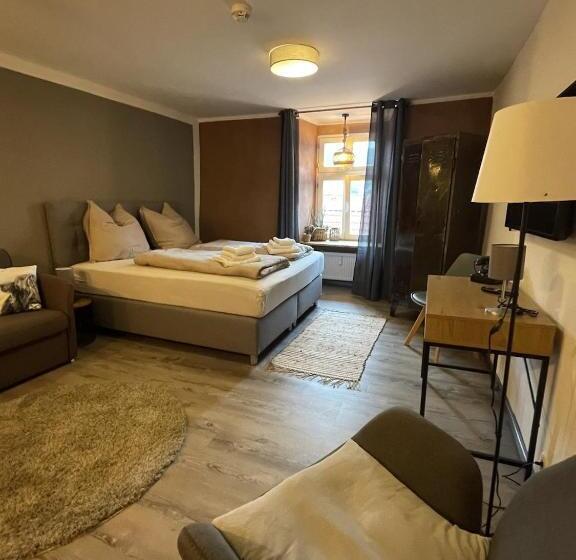 デラックスルーム, Sleep And Eat