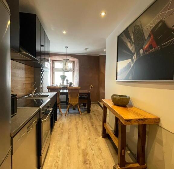 バス共有のスタンダードルーム, Sleep And Eat