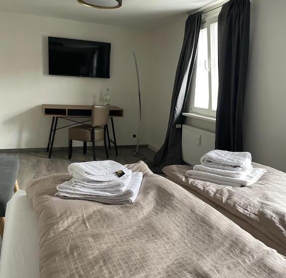 バス共有のスタンダードルーム, Sleep And Eat