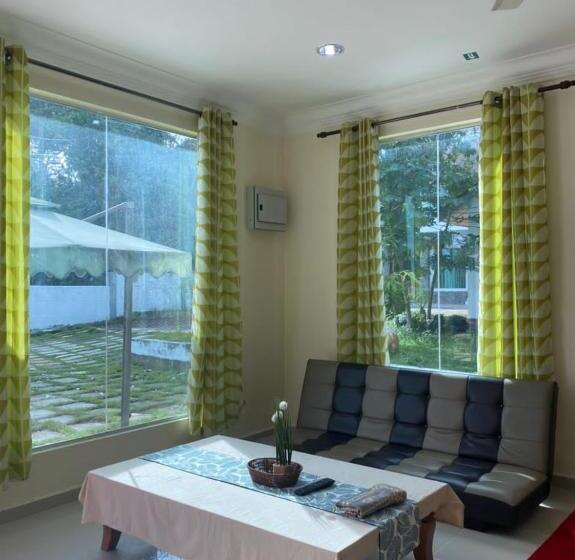 חדר משפחתי, Akram Homestay