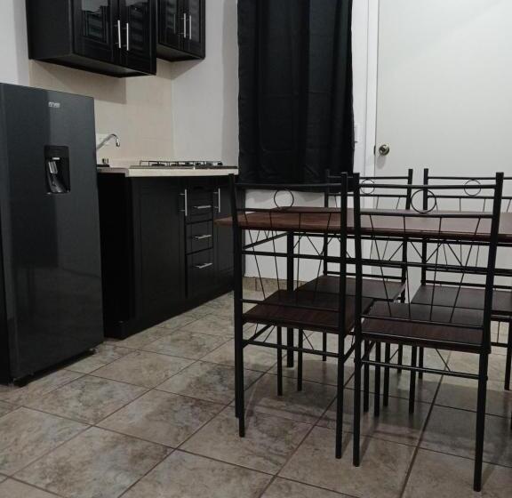 Standaard Studio, Casa Y Estudios Manzanilla