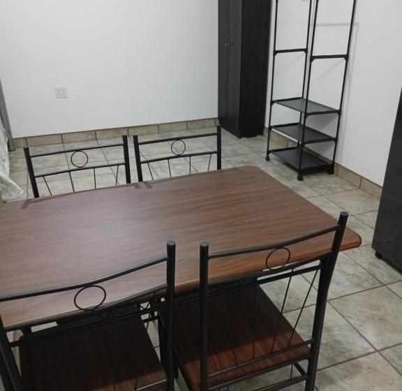 标准工作室, Casa Y Estudios Manzanilla