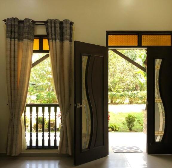 Номер Стандарт Вид на Сад, One Room Homestay 81b Muar