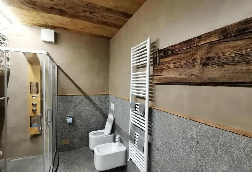 キングサイズベッドのスタンダードルーム, B&b Da Lucia 2 Bormio