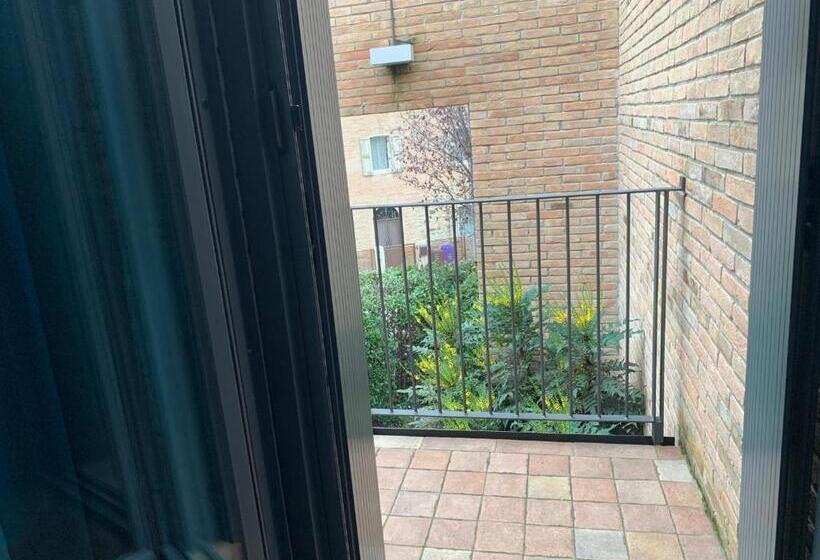 غرفة قياسية مزوَّدة بشُرفة, B&b Dei Vini E Dei Sapori