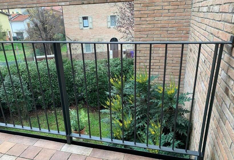 غرفة قياسية مزوَّدة بشُرفة, B&b Dei Vini E Dei Sapori