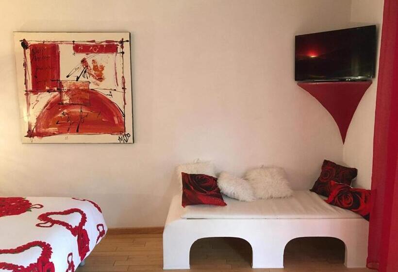 Номер Deluxe, Les Hôtes Du Ranquet