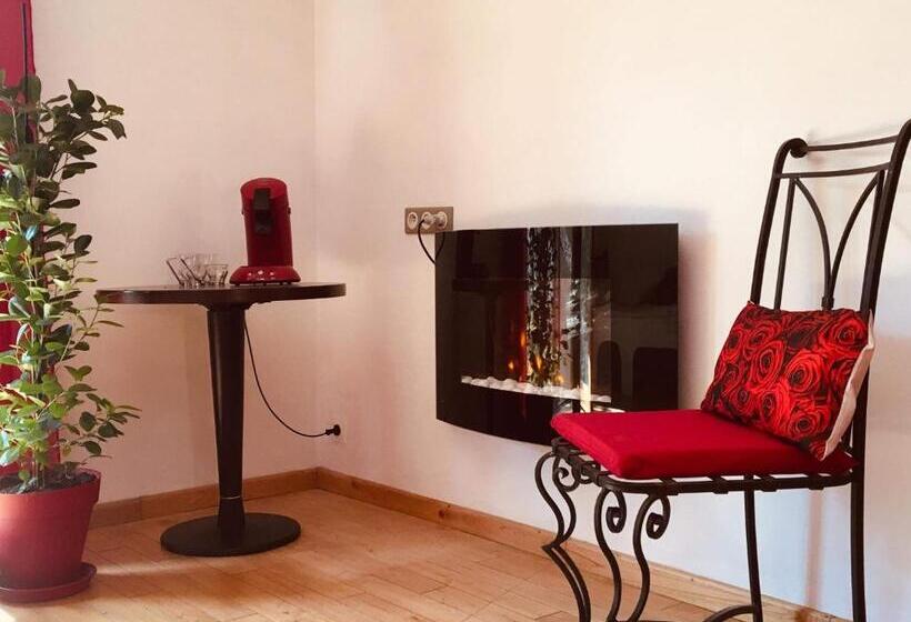 Номер Deluxe, Les Hôtes Du Ranquet