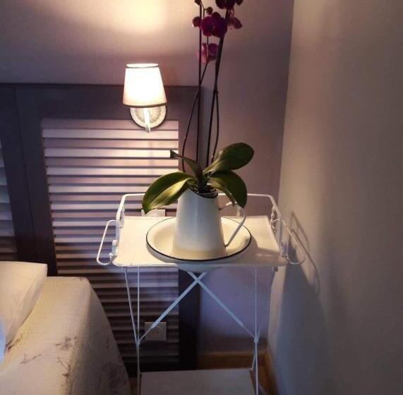 Номер Deluxe, Les Hôtes Du Ranquet