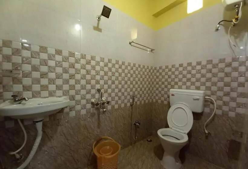 اتاق لوکس, Veeras Home Stay