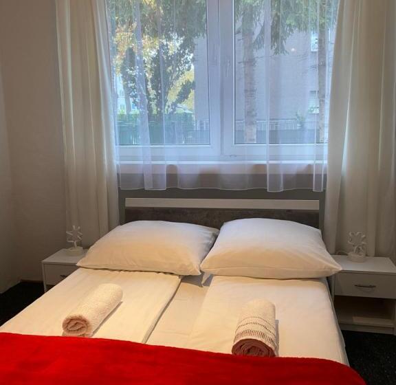 اتاق استاندارد, Artur