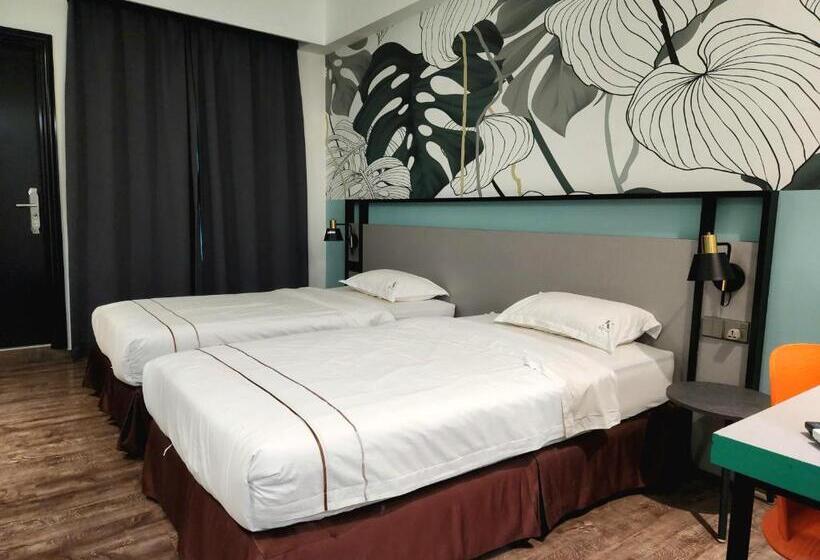 חדר דלוקס, K