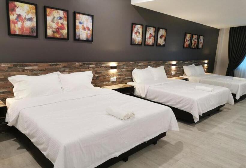 חדר משפחתי דלוקס, L