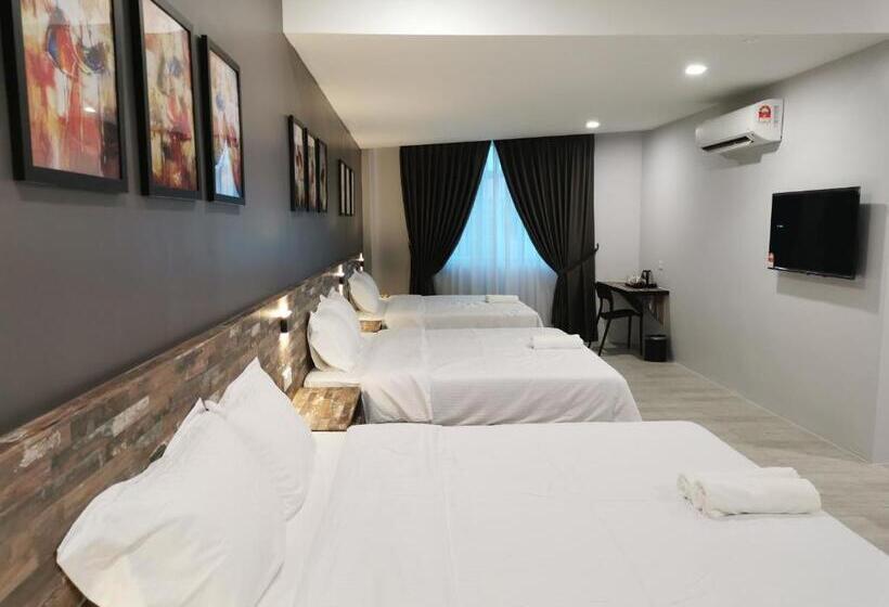 חדר משפחתי דלוקס, L