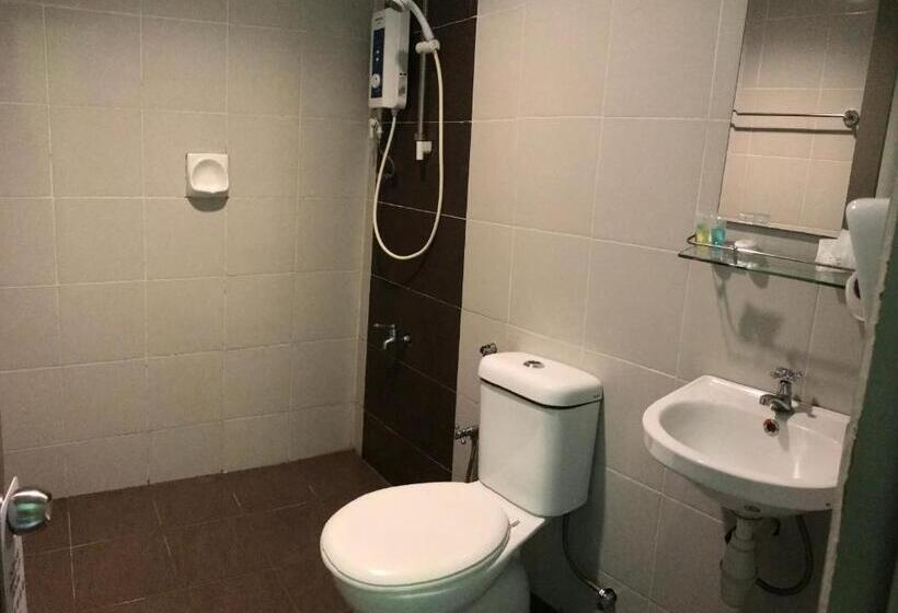 Quarto Familiar, Sarikei Garden