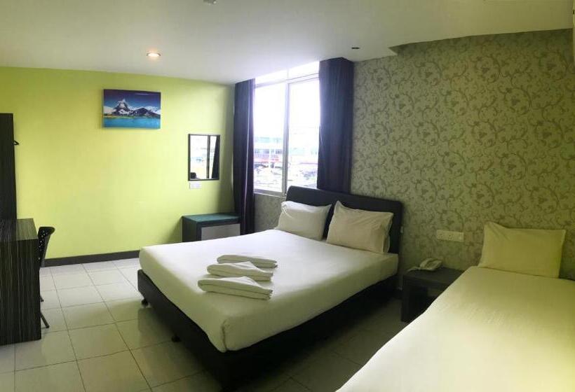 Quarto Familiar, Sarikei Garden