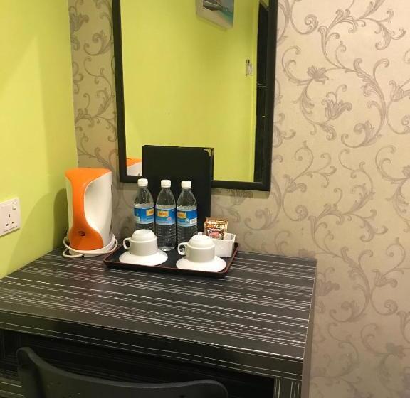 Quarto Familiar, Sarikei Garden