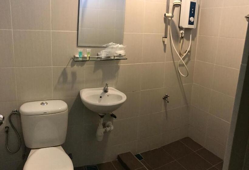 Quarto Familiar, Sarikei Garden