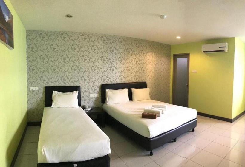 Quarto Familiar, Sarikei Garden