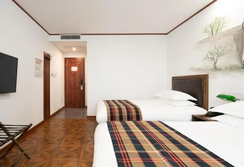 Perhehuone, Time Traveller Hotel 15 Minutes Walk To Tian Anmen Square,near Forbidden City ,chairman Mao Memori