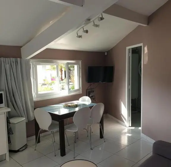 デラックスルーム, Maisonnette Guest House