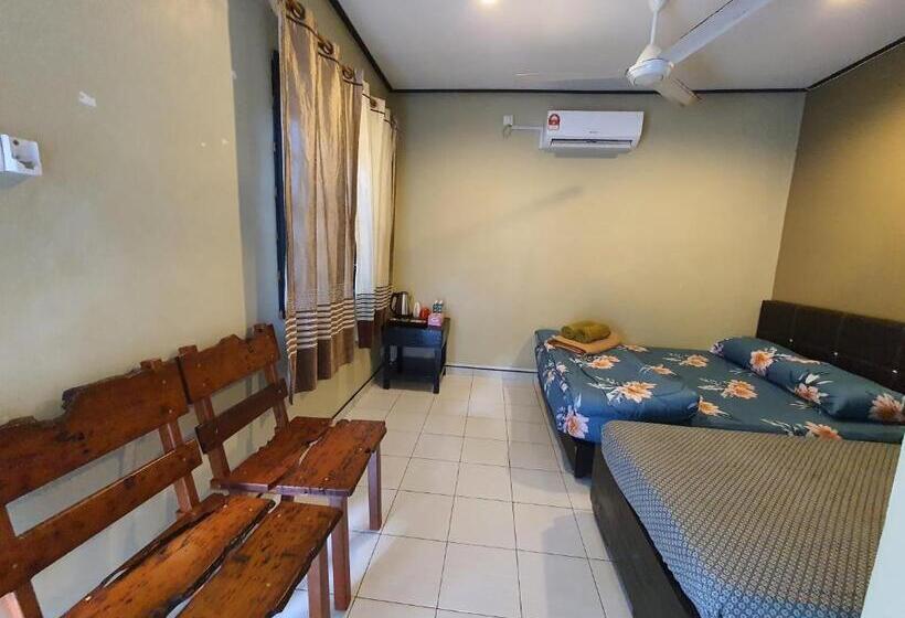 בקתת חדר, Maznah Guest House