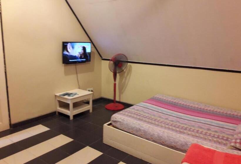 בקתת חדר, Maznah Guest House