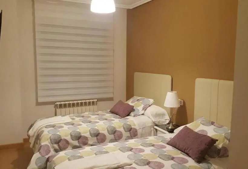 バス共有のスタンダードルーム, Piso En El Casco Antiguo