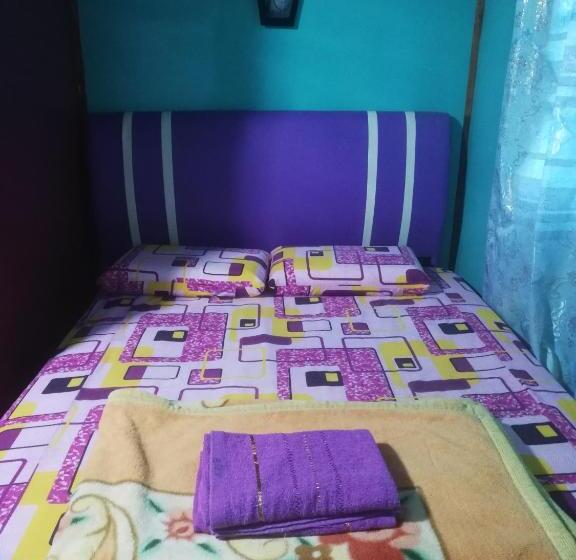 غرفة عائلية, Strawberry Rest House Mesilou Kundasang