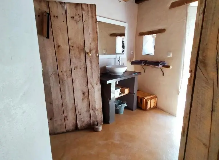 デラックスルーム, Suites De Campagne Les Eydieux, Petits Déjeuners Inclus