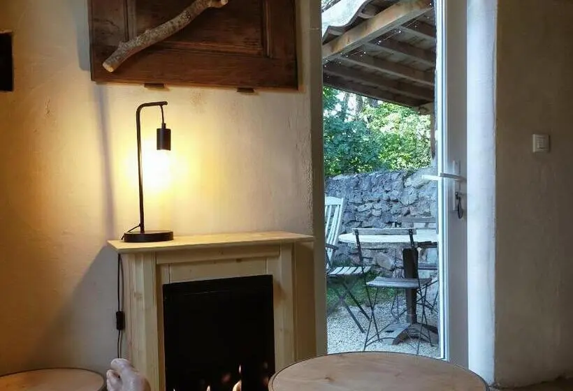 デラックスルーム, Suites De Campagne Les Eydieux, Petits Déjeuners Inclus