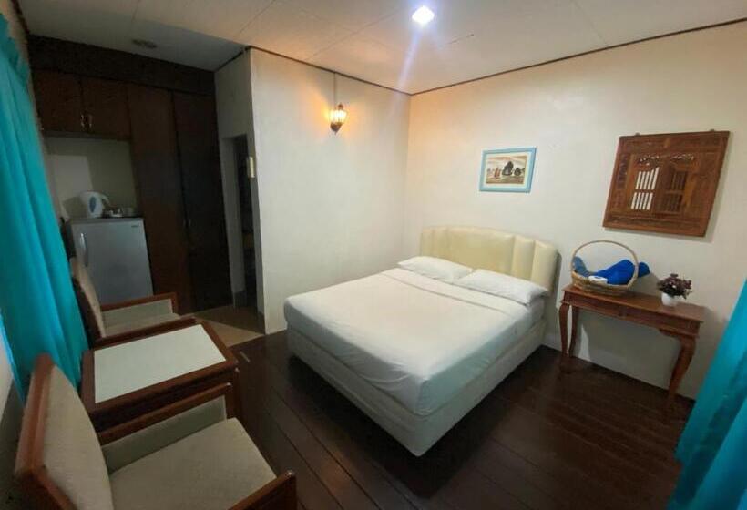 غرفة قياسية, Nazri S Place 2