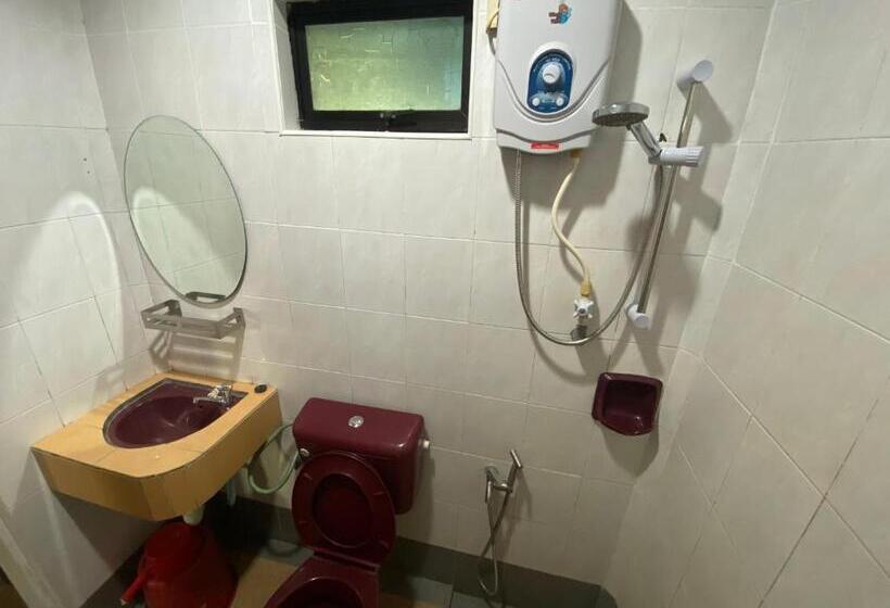 Номер Стандарт, Nazri S Place 2