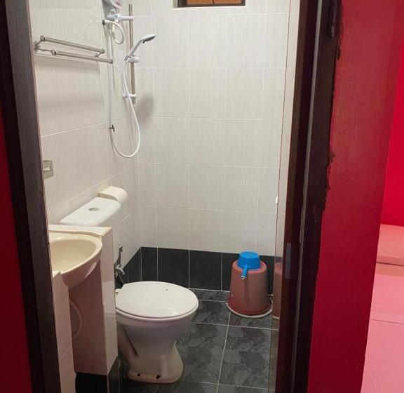 Семейный Номер, Nazri S Place 2