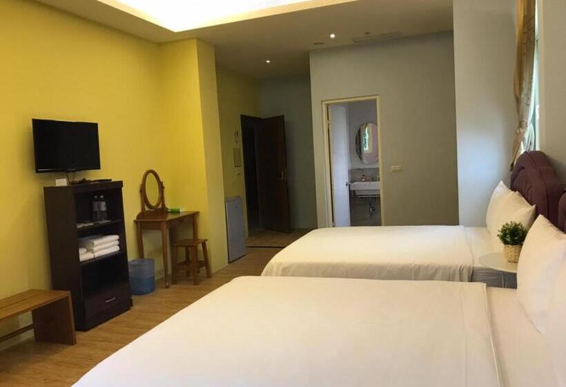 سوییت لوکس, 山同青旅背包客棧