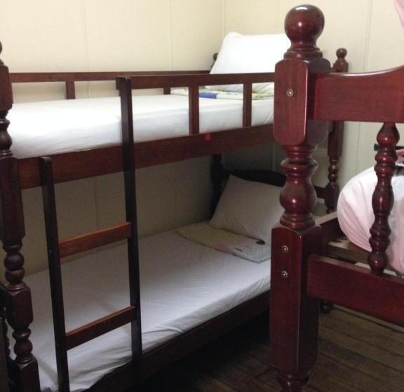 غرفة عائلية, Country View Inn