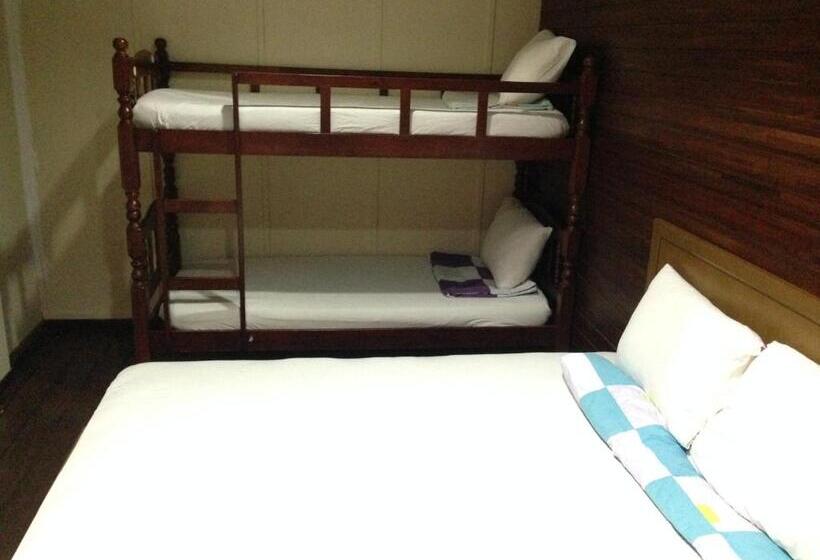 חדר סטנדרט לארבעה, Country View Inn