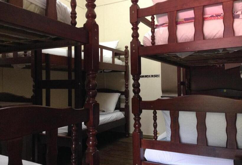 غرفة عائلية, Country View Inn