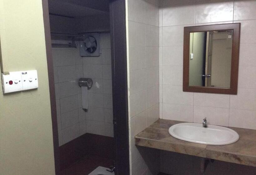 חדר משפחתי, Country View Inn