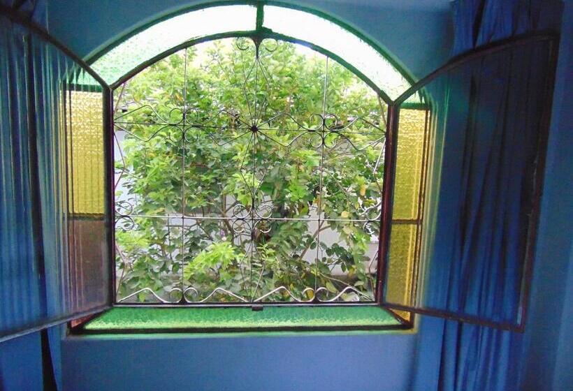 标准三人间, Pousada Tamboril