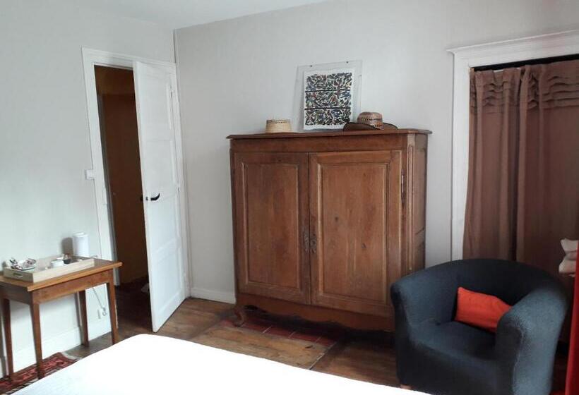 اتاق استاندارد با چشمانداز باغ, Les Talvasières