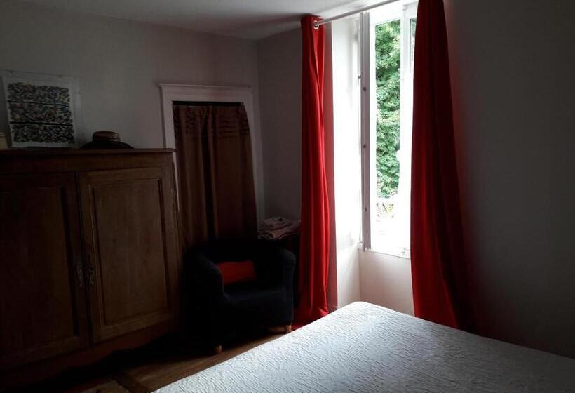 اتاق استاندارد با چشمانداز باغ, Les Talvasières