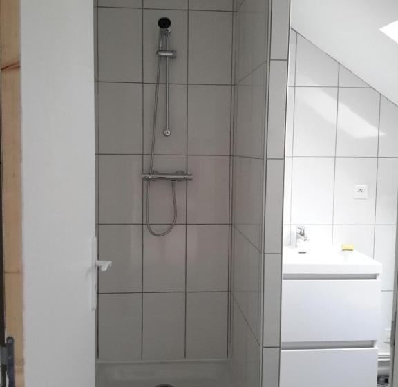 اتاق استاندارد یک نفره, Les Talvasières