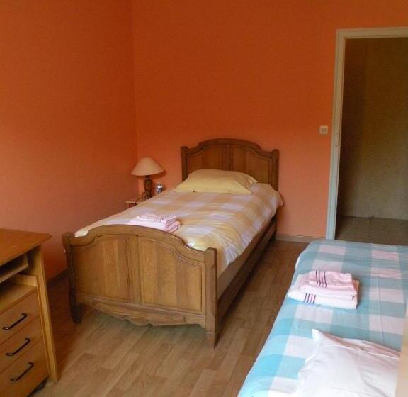 اتاق استاندارد یک تخته با سرویس بهداشتی مشترک, Les Talvasières