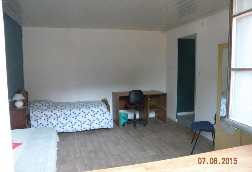 اتاق استاندارد یک تخته با سرویس بهداشتی مشترک, Les Talvasières