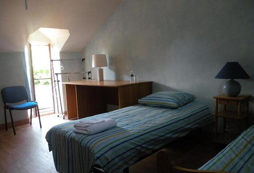 اتاق استاندارد یک تخته با سرویس بهداشتی مشترک, Les Talvasières