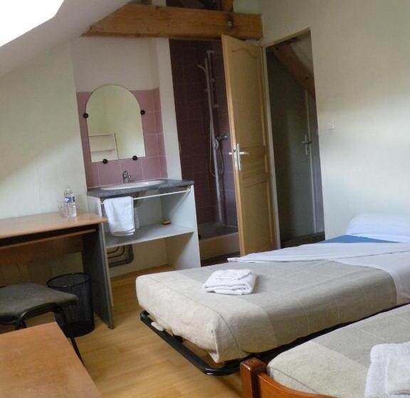 اتاق استاندارد یک تخته با سرویس بهداشتی مشترک, Les Talvasières