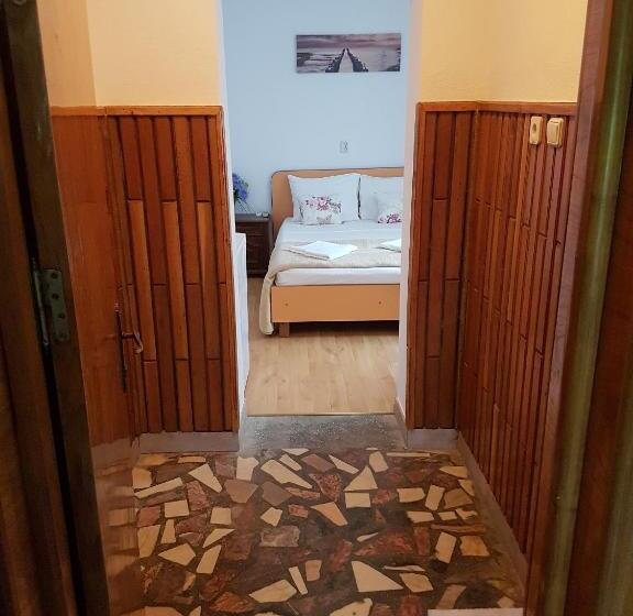 اتاق استاندارد, Pensiunea Casa Johnelly