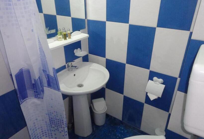 اتاق استاندارد سه نفره, Pensiunea Casa Johnelly
